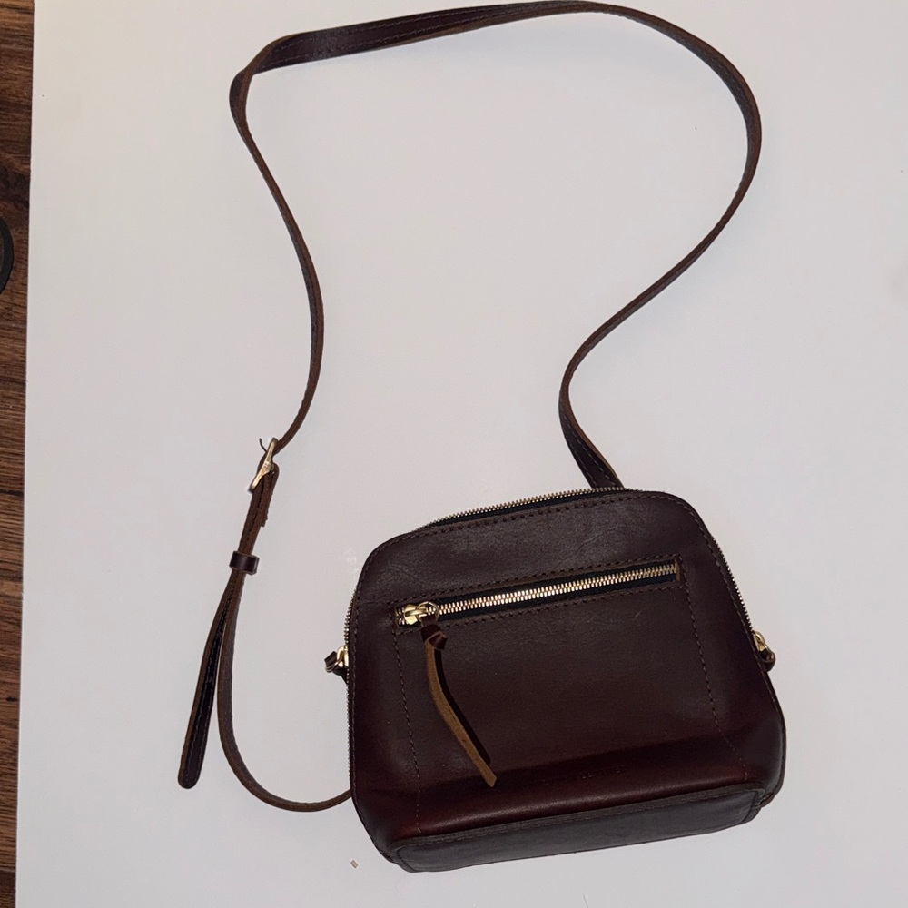 Portland Leather Elegant Leather Crossbody Bag